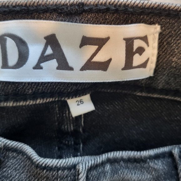Daze Denim Shy Girl High Rise Crop Flare - Picture 5 of 5